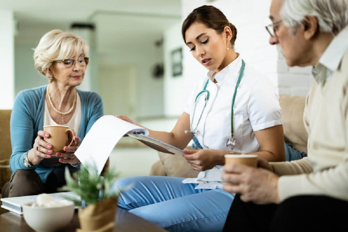 elderly couple learning about incontinence associated dermatitis